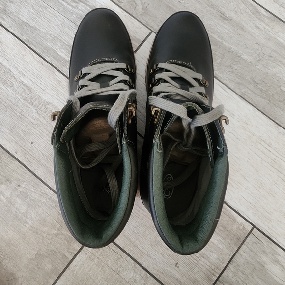 Chaco Women's Field Hiking boot Olive Night, Size 11, NWOT - Picture 7 of 9